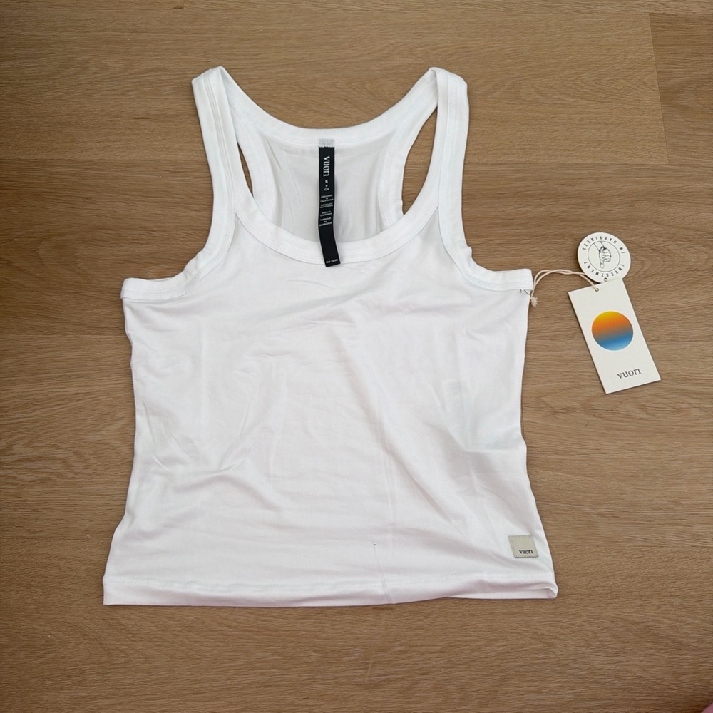 Vuori White Scoop Neck Racerback Tank